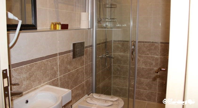 حمام و سرویس بهداشتی اتاق ها